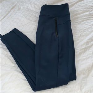 Athleta stellar tight.